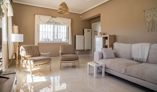 Resale - Villa -
Pinoso - Inland