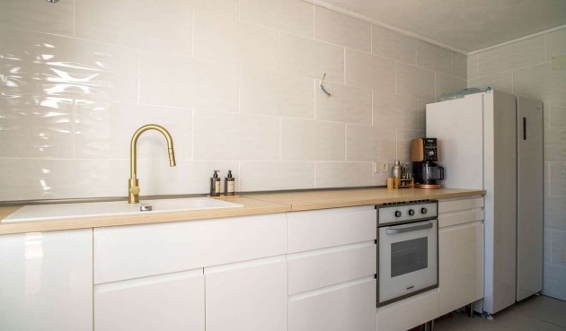 Resale - Villa -
Pinoso - Inland