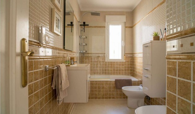 Resale - Villa -
Pinoso - Inland