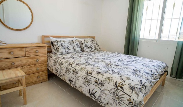 Resale - Villa -
Pinoso - Inland