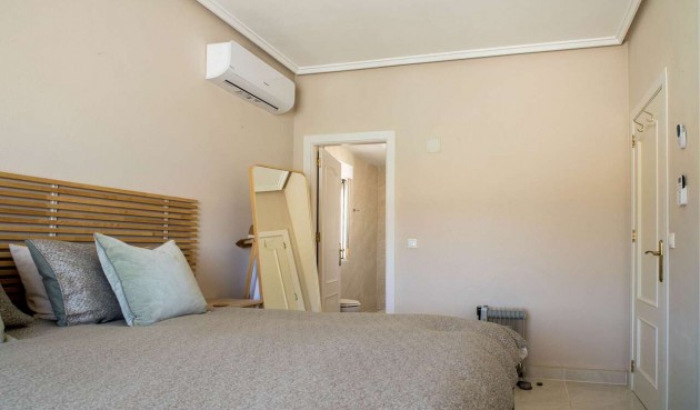 Resale - Villa -
Pinoso - Inland