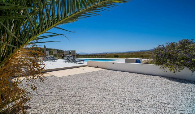 Resale - Villa -
Pinoso - Inland