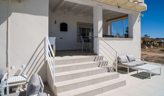 Resale - Villa -
Pinoso - Inland