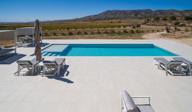 Resale - Villa -
Pinoso - Inland