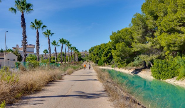 Återförsäljning - Villa -
Orihuela Costa - Costa Blanca