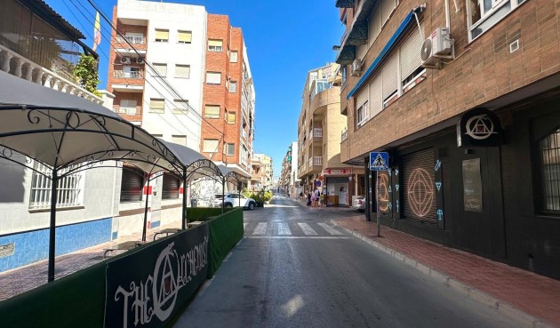 Resale - Apartment -
Torrevieja - Paseo Maritimo