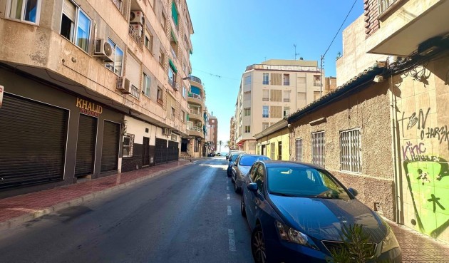 Resale - Apartment -
Torrevieja - Paseo Maritimo