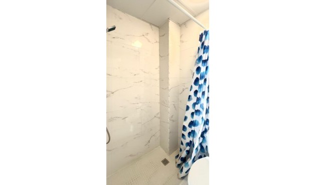 Resale - Apartment -
Torrevieja - Paseo Maritimo