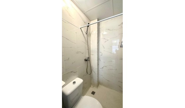 Resale - Apartment -
Torrevieja - Paseo Maritimo