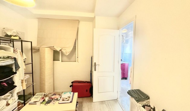 Resale - Apartment -
Torrevieja - Paseo Maritimo