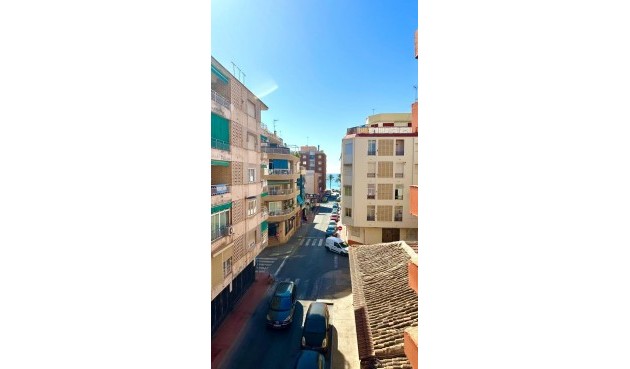 Resale - Apartment -
Torrevieja - Paseo Maritimo
