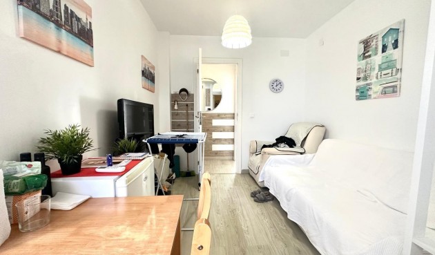 Resale - Apartment -
Torrevieja - Paseo Maritimo