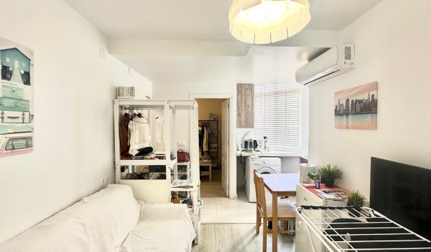 Resale - Apartment -
Torrevieja - Paseo Maritimo