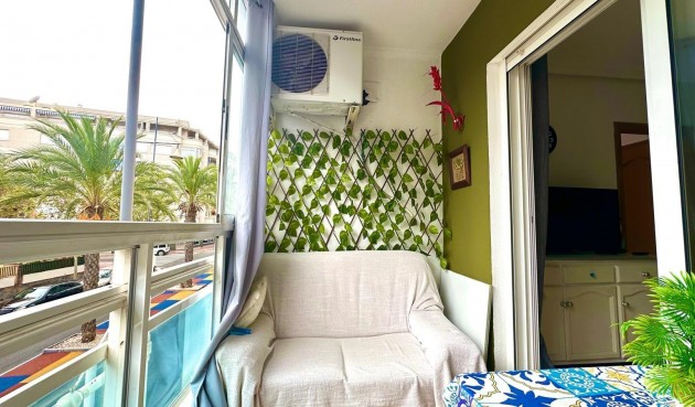 Resale - Apartment -
Torrevieja - Playa del Cura