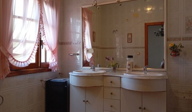 Brukt - Villa -
Daya Nueva - Costa Blanca