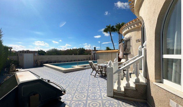 Resale - Villa -
Orihuela Costa - Costa Blanca