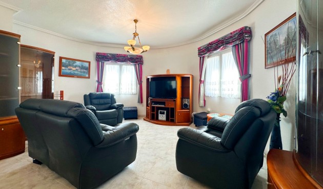 Resale - Villa -
Orihuela Costa - Costa Blanca