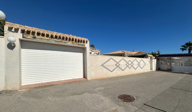 Resale - Villa -
Orihuela Costa - Costa Blanca