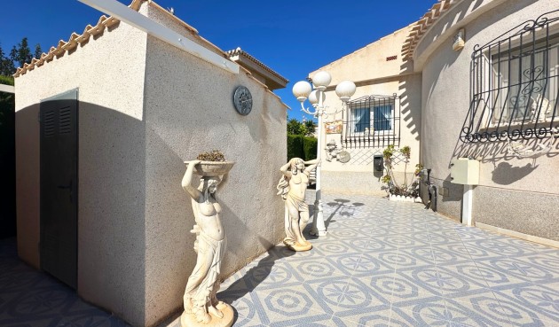Resale - Villa -
Orihuela Costa - Costa Blanca