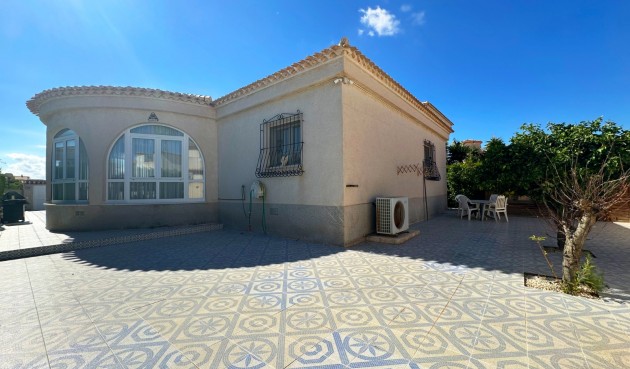 Resale - Villa -
Orihuela Costa - Costa Blanca