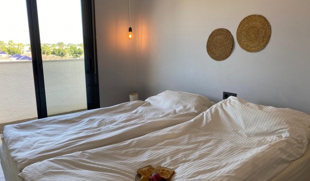 Brukt - Toppleilighet -
El Raso - Costa Blanca