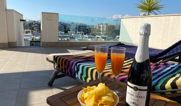 Brukt - Toppleilighet -
El Raso - Costa Blanca