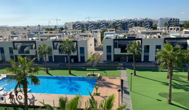 Brukt - Toppleilighet -
El Raso - Costa Blanca