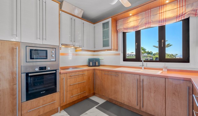 Resale - Villa -
Almoradí - Inland