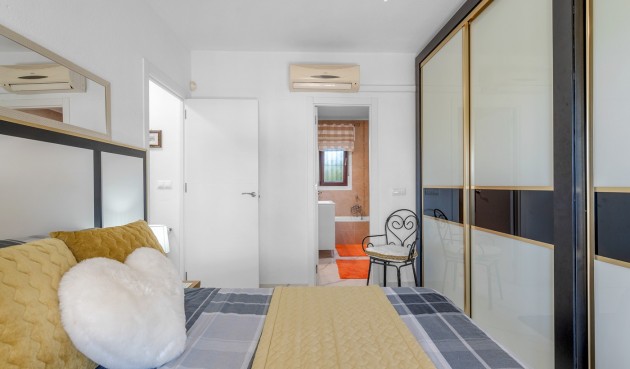 Resale - Villa -
Almoradí - Inland