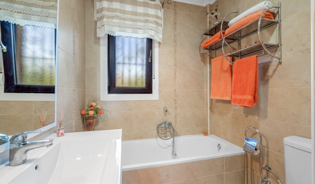 Resale - Villa -
Almoradí - Inland