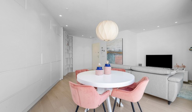 Återförsäljning - Apartment -
Orihuela - Inland