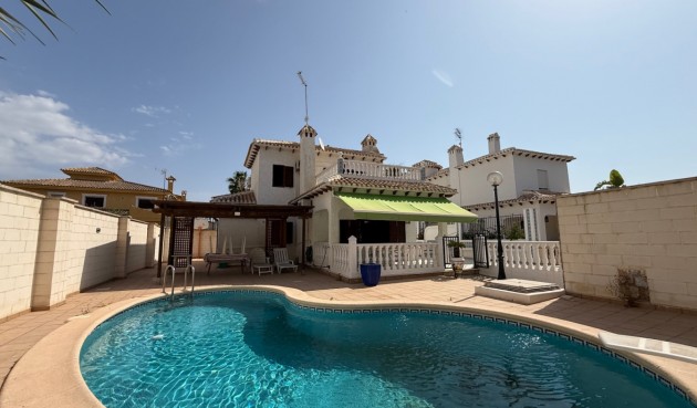 Resale - Villa -
Orihuela - Inland