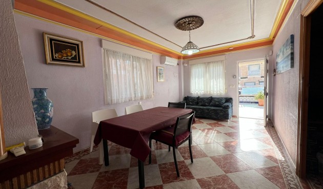 Brukt - Town House -
Torrevieja - La Mata
