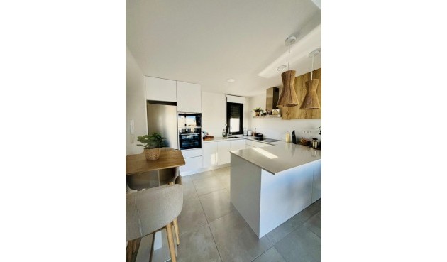 Resale - Apartment -
Las Filipinas - Inland