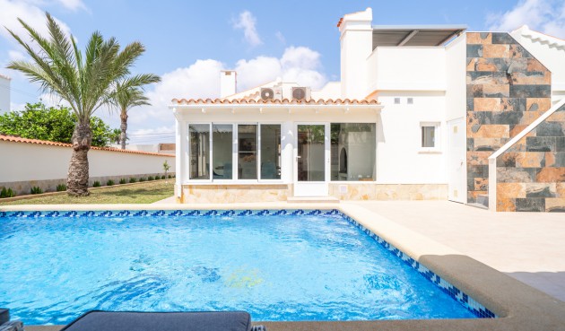 Brukt - Villa -
Torrevieja - Costa Blanca