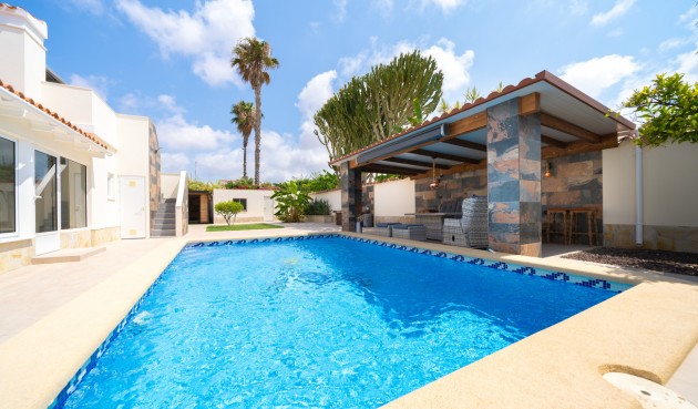 Brukt - Villa -
Torrevieja - Costa Blanca