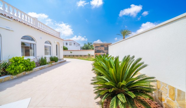 Brukt - Villa -
Torrevieja - Costa Blanca