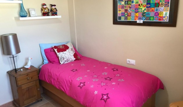 Resale - Semi Detached -
Relleu - Inland