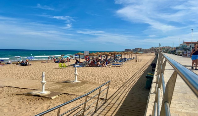 Brukt - Villa -
La Mata - Costa Blanca