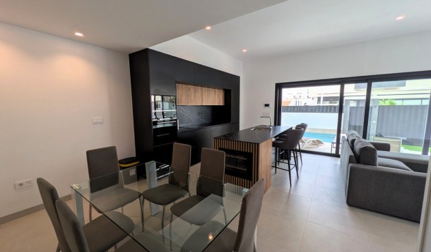 Resale - Bungalow -
Pilar de la Horadada - Costa Blanca