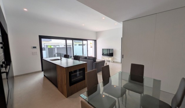 Resale - Bungalow -
Pilar de la Horadada - Costa Blanca