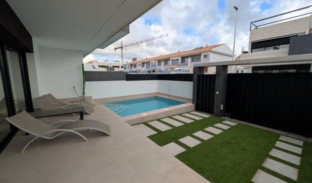 Resale - Bungalow -
Pilar de la Horadada - Costa Blanca