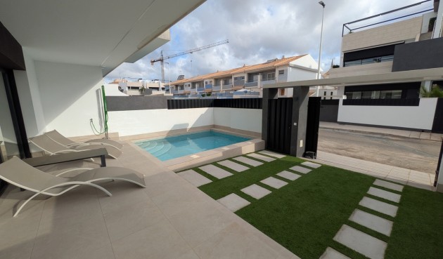 Resale - Bungalow -
Pilar de la Horadada - Costa Blanca