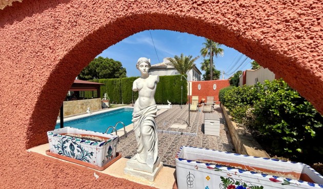 Resale - Villa -
El Chaparral - Inland