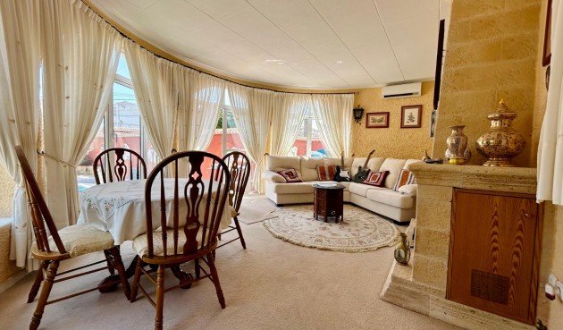 Resale - Villa -
El Chaparral - Inland