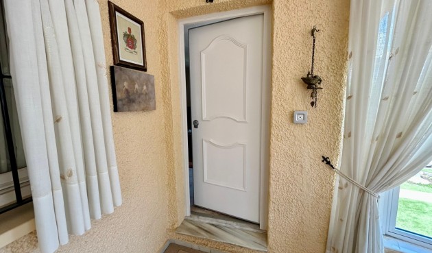 Resale - Villa -
El Chaparral - Inland