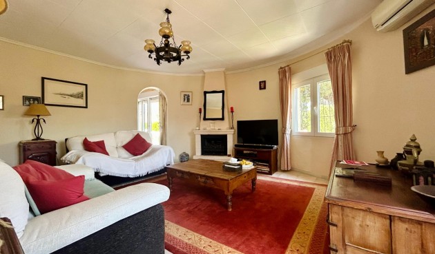 Resale - Villa -
El Chaparral - Inland