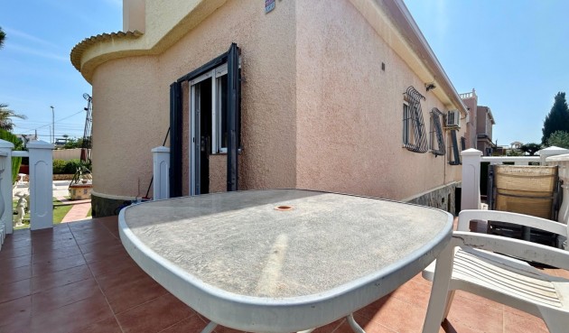 Resale - Villa -
El Chaparral - Inland