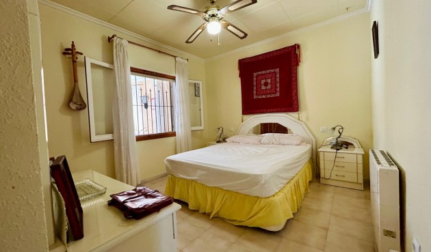 Resale - Villa -
El Chaparral - Inland