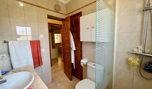 Resale - Villa -
El Chaparral - Inland